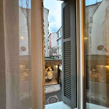Au Coeur De La Vieille Ajaccio (Corsica)